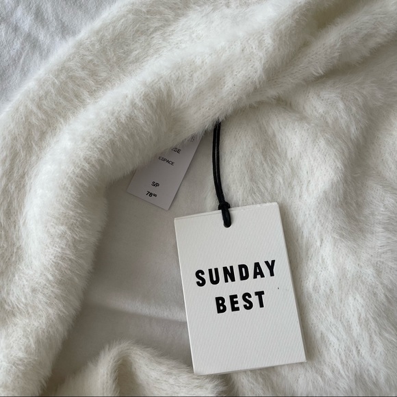 Aritzia Sunday Best Sweater - Picture 4 of 4